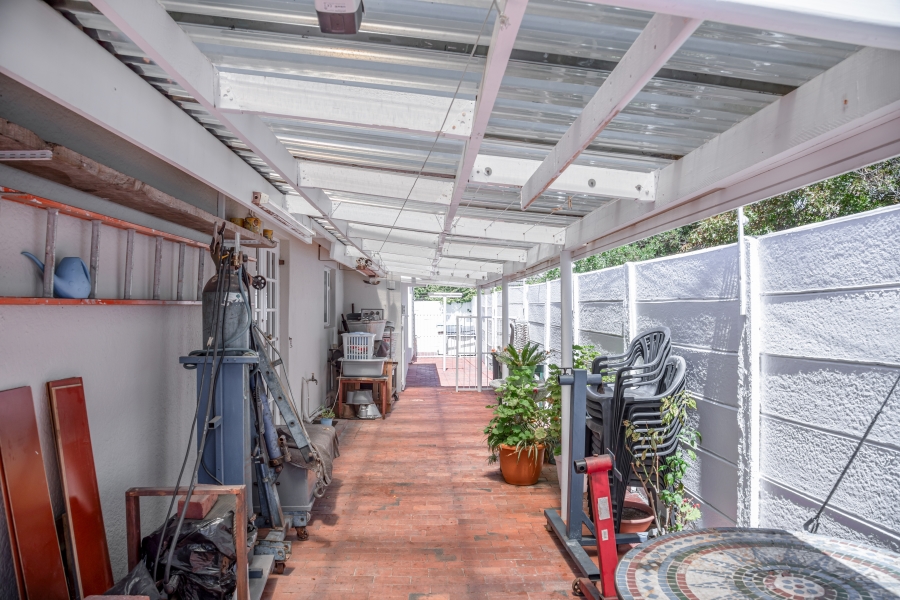 3 Bedroom Property for Sale in Bergvliet Western Cape